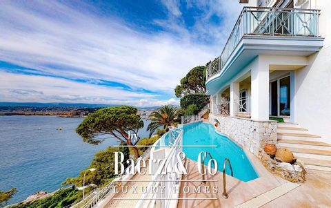 Splendid villa in Cap de Nice with an extraordinary panoramic view over the Baie des Anges de Nice. With an area of approximately 300m2 of living space with large terraces on each level opening onto the sea, on a plot of 700m2 with a swimming pool. T...