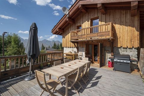 EXCELLENT RENTAL POTENTIAL for this 5-bedroom chalet located in Les Arcs 1800. The chalet has fabulous views of the mountainside and the Mont Blanc. It is possible to walk to ski too in 5-10 minutes. Parking is possible at the chalet. The property ha...