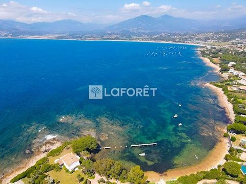Your LAFORÊT Ajaccio agency is pleased to offer you for sale a magnificent villa under construction with sea view. On the heights of Porticcio, ideally located close to beaches and shops. 15 minutes from Ajaccio Napoléon Bonaparte Airport. Perfectly ...