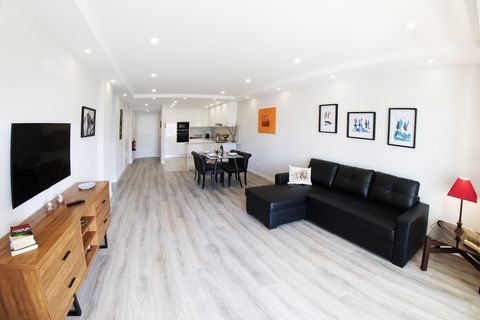 Fantastic one bedroom apartment with a terrace/garden that accommodates up to 3/4 guests Bedroom: The apartment has one bedroom, with a comfortable queen-size bed (1,6m) Bathrooms: The apartment has two bathrooms, both fully equipped with shower. Liv...