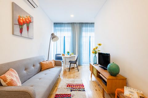 Welcome to Bonfim Urban Studio, your stylish retreat in the heart of Porto! Our cozy studio apartment is thoughtfully designed to offer you a comfortable and contemporary living experience. Embrace the vibrant urban energy of Bonfim as you step onto ...