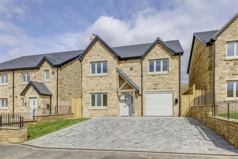 ***SHOW HOMES OPEN EACH FRIDAY & SATURDAY - 10AM -3PM *** Secure This Brand New 
