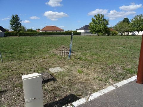 Serviced land. 20 minutes from Troyes city center. Common with shops. Sanitation of the commune: Everything in the sewer. Very quiet. Contact ...
