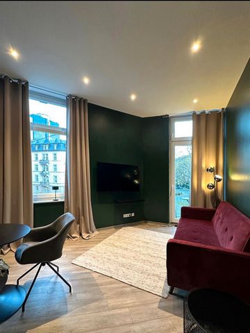 Our lovingly furnished flat is located in the heart of Frankfurt's North End - a real hotspot! Not only do you enjoy a central location with perfect connections and optimum infrastructure, you also have all the shops for your daily needs just around ...