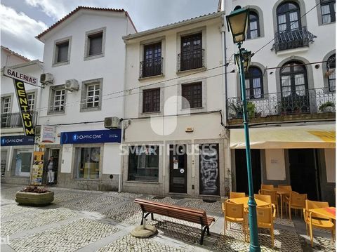 Building on Rua Oliveira Matos, on the main commercial street of the village of Arganil. Completely renovated a few years ago, already having a reinforced concrete structure, new electrical installations, water and sewage, new roof, new windows... Co...