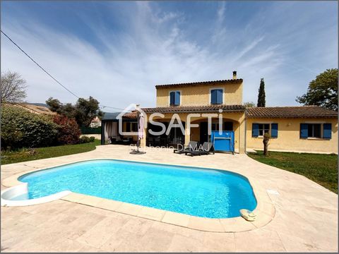 Fayence (83440), close to amenities, in a peaceful environment, this detached villa built in 2003 is ready to welcome its new owners. Outside, it extends over a flat, fenced and wooded plot of 1203 m². A beautiful south-facing terrace of about 60 m² ...