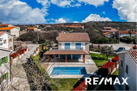 We mediate in the sale of luxury villa located on the island of Krk in the town of KRAS (Dobrinj). The villa has 236.97 m2 of gross area, of which 180 m2 is usable area on 627 m2 large plot. It was built in 2015 and boasts outstanding construction in...