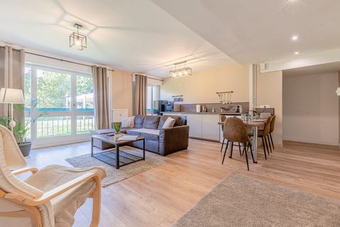You will stay in the Nouvelle-Ville district of Metz, just a 3-minute walk from the train station and approximately 7 minutes from the city center. The apartment is ideally located close to the city's main attractions, such as the Muse shopping cente...
