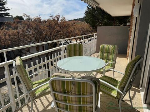 Apartment in Port Nautic, with 80 m² built, 78 m² living area, 3 bedrooms, 1 bathrooms, 1 garage/s, good condition, exterior, 3 wardrobes, 1 terrace(s), 12 m² terrace, independent kitchen, storage room, patio, furnished, southeast facing, 1976, , 3 b...