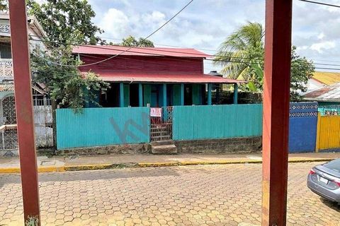 In a privileged position, with cobbled streets, three-meter perimeter wall, I sell detached house in Beholdeen the house has wooden floor, fully supported with concrete structure, which includes the porch, all pillars or floor support posts, decorati...