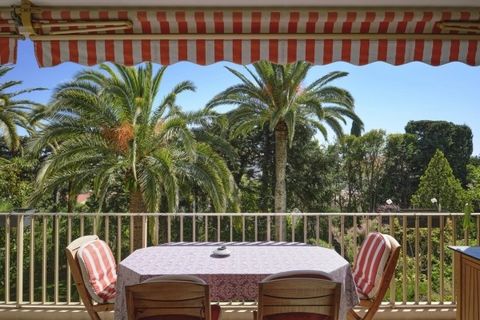 Situé dans un quartier résidentiel de Cannes, à proximité des commodités et du centre-ville. Appartement de 116 m² au calme absolu, traversant et lumineux, il se compose d'un spacieux séjour de plus de 50 m² prolongé d'une terrasse plein Sud avec une...