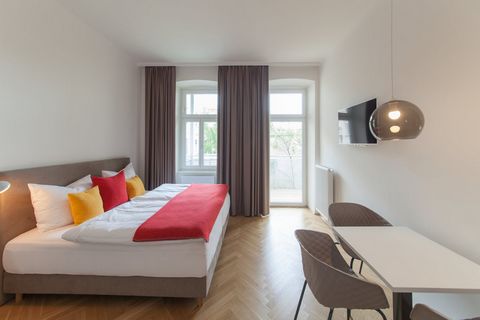 Move in and relax! Spend your time in Vienna in this high-quality renovated, exceptional old building apartment with traditional Viennese charm. The apartment, located on the 3rd floor, has a courtyard-facing bedroom with a comfortable hotel-quality ...