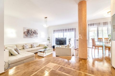Vinogradska, beautiful five-room apartment NKP 160m2 on the high ground floor, in a very quiet microlocation. It also has a garage parking space of 12 m2. It consists of a hallway, kitchen entrance, living room, toilet, utility room, toilet with show...