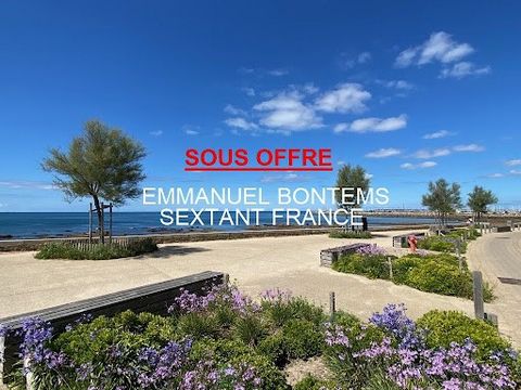 Emmanuel Bontems Sextant France offers you, in a quiet area and in a private dead end, this beautiful residence built in 1962 of 140 m2, within a large still constructible plot of 1058 m2, a few meters from the seafront, and close to immediate port, ...