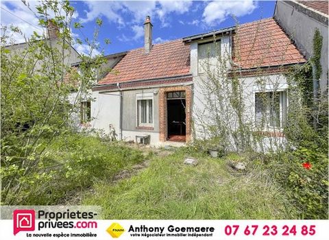 41320 - Châtres/Cher - Set of two houses - Double garage - Cellar - Workshop - Land 268 m². ......................................... Real estate complex consisting of a first house offering a kitchen, a living room, a large bedroom, a shower room, a...