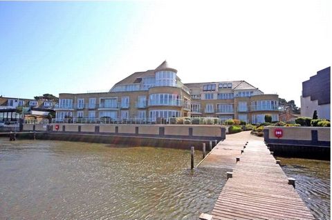 This gorgeous apartment is situated on the first floor and has been lovingly renovated to the highest luxury standards. Set within the sought after Northshore development that offers private slipway access into the harbour, this property would make a...