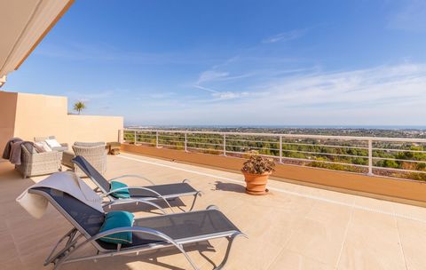Welcome to this exceptional apartment located in the sought-after Las Mimosas complex in La Sella, renowned for its proximity to the highly regarded La Sella Golf Club. This unique property offers a combination of luxury, convenience, and versatility...