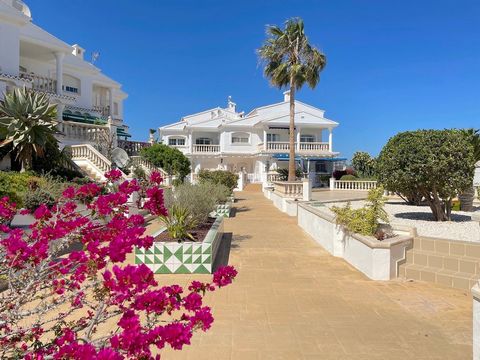 Introducing a charming apartment situated in the picturesque coastal town of Moraira. This property, perfect for those looking to embrace a serene lifestyle, offers a compact yet spacious 57.0 square meters of living space. Tailored for individuals o...