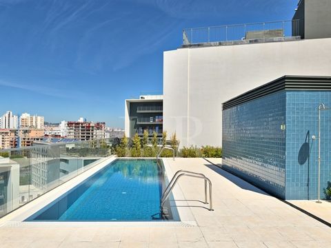 Brand new 1-bedroom apartment for sale in Lumiar, set in a modern private condominium with good access to the city center and located close to Parque Oeste, in Alta de Lisboa. Modern, with excellent finishes and situated on a high floor that lets in ...