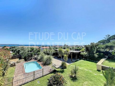 We are delighted to offer for sale a property composed of 3 houses and benefiting from panoramic sea views. The Main house comprises: the entrance hall, the living room and veranda, fully equiped kitchen, 2 bedrooms, 1 bathroom and 1 shower room. Dre...