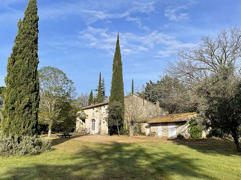 Located in Drôme Provençale, in the Grignan sector, in exposed stones, this former silkworm farm of approx. 300m2, has retained all its charm and authenticity. Many old elements have been preserved: terracotta tiles, staircase, frame, fireplace.... Y...