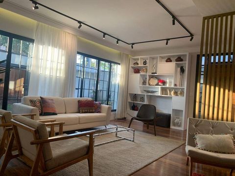 Discover the charm and elegance of a newly renovated townhouse in the heart of Planalto Paulista. This stunning property offers three spacious bedrooms, including a master suite with walk-in closet and a luxurious bathtub, perfect for relaxing after ...