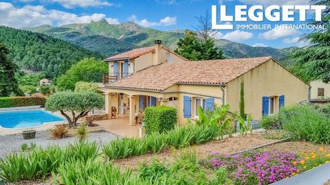 A29641CLE34 - Just a 15 minute walk from Olargues, this fantastic house is situated in a natural setting with stunning views. Easy to live in and spacious, it comprises a living area with kitchen and lounge, 4 bedrooms, 2 shower rooms, a garage with ...