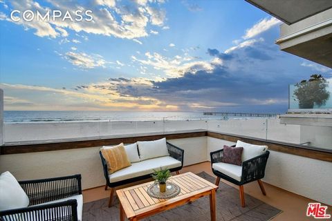 Top-floor, north-corner, multi-level beachfront home with panoramic coastline views overlooking the Marina Peninsula Beach and Venice Pier! Enjoy the premium views, sun, sea, and air on the large oceanfront balcony patio off the living area, compleme...
