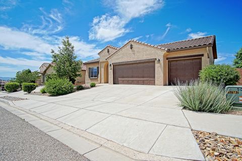 Gorgeous home in Loma Colorado. Upon arrival you will notice the lovely neighborhood, 3-car garage, Spanish tile roof, and finely kept front yard. Once inside you'll notice the new flooring and open floor plan. The kitchen features white cabinets, gr...
