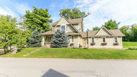 Welcome to the Residences of Oak Bay Golf & Marina Community on the Shores of Georgian Bay. This amazing Detached Home on a Prime Lot, could be your next dream home or Cottage Country escape. 2 minutes to Hwy 400 & 90 minutes to the GTA. 15 minutes t...