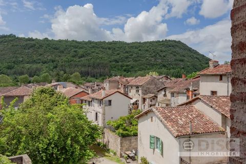 This beautiful house is located in the medieval heart of Saint Antonin Noble Val, it is spacious and benefits from magnificent authentic features. The house has three bedrooms and is ready to move into but if desired there is still scope for developm...