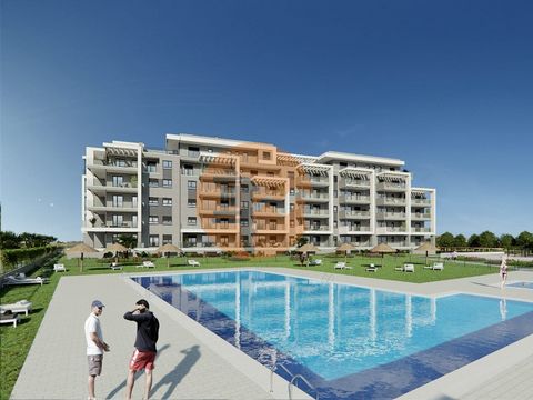 T2 con terraza cubierta y terraza descubierta con una superficie total de 32,02 m2 ubicados en la planta baja en un condominio con piscina en el desarrollo 'Los Camaleones', ubicado en primera línea de playa en Islã Canela en Ayamonte, España y tiene...