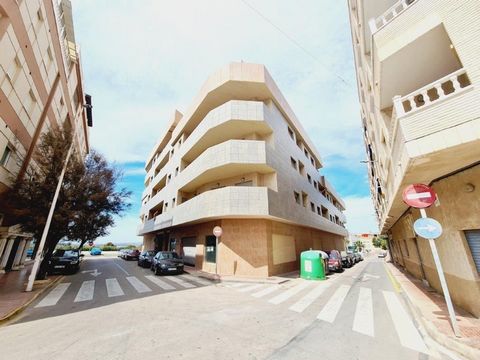 This home is located in the center of La Mata, just 300 meters from the beach and next to all services. It is a building built in 2007. The house has approximately 70 m2 and is distributed in a separate kitchen, 2 bedrooms, 2 full bathrooms, living r...