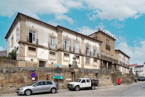 Located in Largo da Sr.ª do Rosário, the Solar dos Marqueses da Graciosa is an imposing building of sixteenth-century origin, with an extensive façade in which the central tower, clad in stone, stands out.It is located in the historic center, near th...