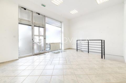 Zagreb, Trešnjevka - north, street office space/premises on the ground floor of a smaller commercial-residential building. It spreads over two floors. The ground floor of 45 m2 consists of two rooms/offices. In the basement, in addition to two work r...