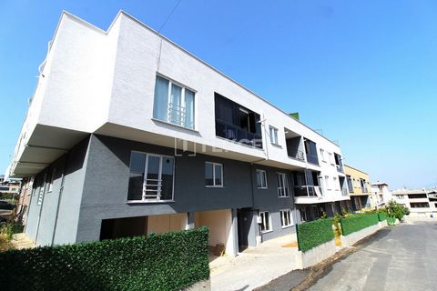 2-Bedroom Flat for Sale Near Industrial Zone in Nilüfer Bursa The flat is in Minareliçavuş, the industrial zone area of the Nilüfer district. It is a well-developed business area and a high working majority. Also, Mineliçavuş between Balat and Özlüce...