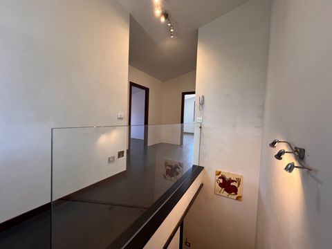 Città Sant'Angelo Marina - zona Iper - splendido trilocale con due camere e terrazzo con vista panoramica! Situato in zona residenziale e panoramica, questo delizioso appartamento si compone di tre locali molto armoniosi - 75 mq complessivi - dove gl...