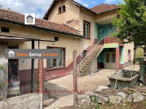 Real estate agency 'Property Center Bulgaria' presents a house in the village of Petarnitsa. The property is located in a quiet part of the village. The house has two floors, with an adjoining summer kitchen, garage and three farm buildings. For more...