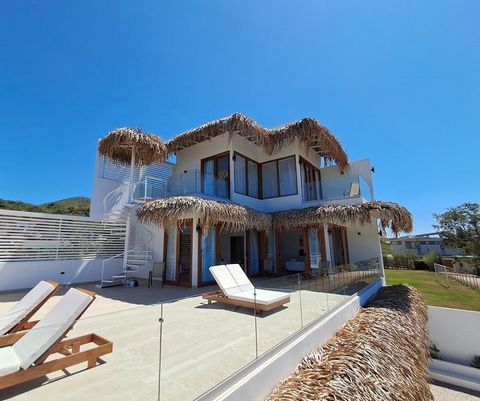 Entdecken Sie dieses prächtige, moderne Haus mit Panoramablick auf das Meer, eingebettet in die Hügel von Santo Domingo. Diese außergewöhnliche Residenz befindet sich auf einem 1.002 m² großen Grundstück und bietet 700 m² (7.535 Quadratfuß) luxuriöse...