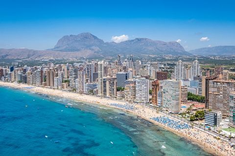 REF 8268. 1. Piso → Apartamento en Benidorm zona Rincon de Loix, 58 m. de superficie, 12 m2 de terraza, 300 m. de la playa, una habitación doble, un baño, propiedad reformada, cocina equipada, carpinteria interior de lacado blanco, orientación suroes...