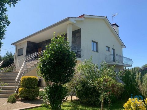 Moradia Renovada com 2 Pisos Independentes e Terreno com 3000 m² – Ideal para Família ou Investimento Apresento-lhe esta fantástica moradia totalmente renovada, inserida num terreno generoso com cerca de 3000 m², onde o conforto, a tranquilidade e a ...