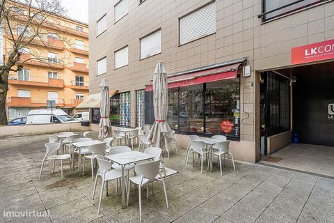Trespasse Café/Snack-Bar | Cividade, Braga Oportunidade Imperdível! Apresentamos-lhe uma excelente oportunidade de negócio: um café/snack-bar totalmente pronto a funcionar, localizado na freguesia de Cividade, no concelho de Braga. Características do...