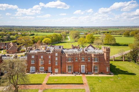A stunning two bedroom first floor apartment, offered with no onward chain, within the elevated historic country residence Danbury Palace, nestled in 8 acres of magnificent parkland grounds.  Residents enjoy access to immaculately maintained communal...