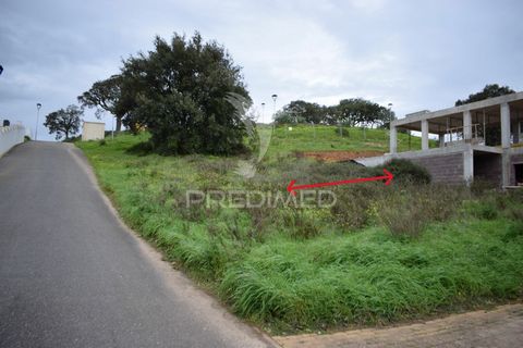 Lote de terreno para construção de moradia, no Cercal do Alentejo, no interior do concelho de Santiago do Cacém, a 15 minutos das melhores praias da Costa Alentejana Terreno urbano com projeto aprovado para construção de moradia, num bairro habitacio...