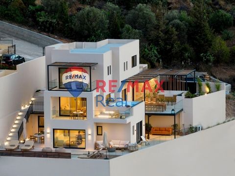 RE/MAX Real presenteert u een uniek onroerend goed te koop, dat moderne architectuur combineert met luxe voorzieningen en de ultieme woonervaring op Kreta biedt. Gebouwd in de periode 2023-2024, beschikt deze unieke woning over alle elementen die nod...