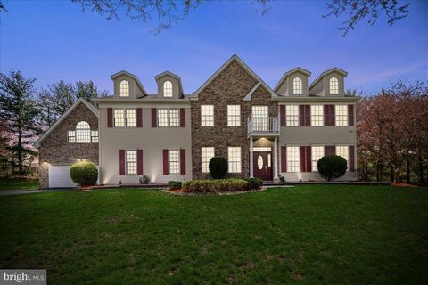 This truly one-of-a-kind Brandon Farms home underwent a major home addition in 2015, a renovation in 2024, and has over $500K of gorgeous upgrades! Located on a peaceful cul-de-sac of four homes in this sought-after community, this residence offers e...