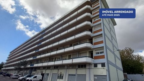 IMÓVEL ARRENDADO ATÉ MAIO DE 2025 Apartamento T1 com uma área total de 47 m², localizado em Monte Abraão, no concelho de Sintra. Situado numa zona com ótimas acessibilidades, o imóvel encontra-se próximo da IC19 e da CREL, duas das principais vias de...