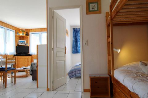 The Residence Pré du Moulin is in the centre of Briançon near the shops, supermarket, casino, night club and ice rink. The Prorel cable car is 400 m away and has a direct link to the Grand Serre Che ski area. Briançon is part of the Serre Chevalier s...