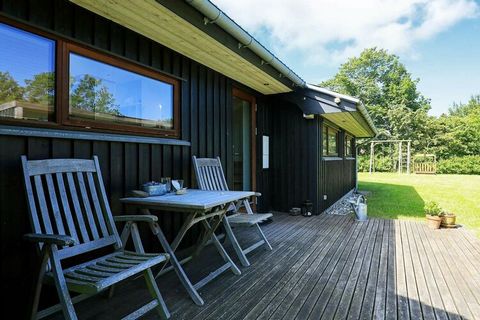 This cottage with whirlpool and sauna is furnished with exquisite materials in both kitchen and bath. In the open kitchen you can make the culinary experiences and at the same time be with the family, who enjoy themselves in the bright living room. T...