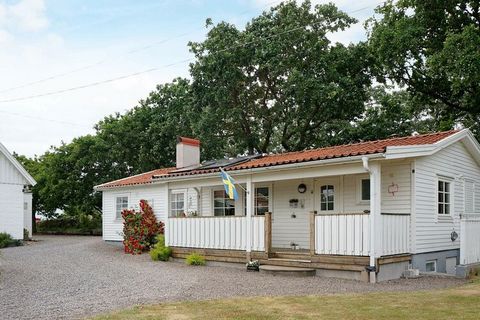 Welcome to this lovely holiday home, set by the seaside in the village of Tvååker. Tvååker is south of Varberg in the beautiful county of Halland. Your holiday home has a comfortable, roofed terrace and you have your own secluded part of the landlord...